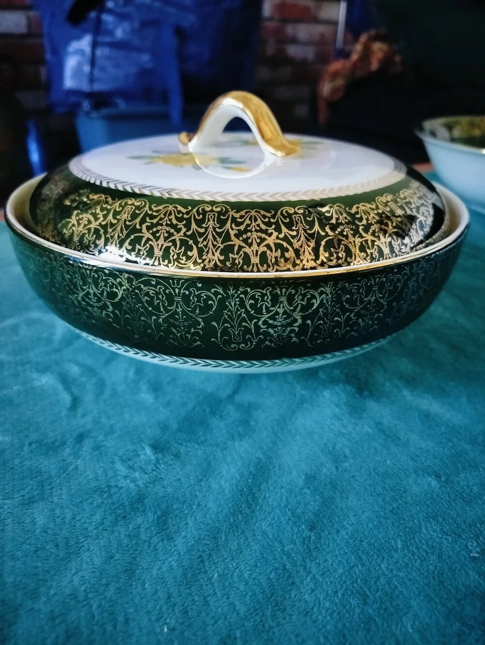Homer Laughlin Vegetable Tureen Dark Green Gold Filigree Yellow Roses 1952